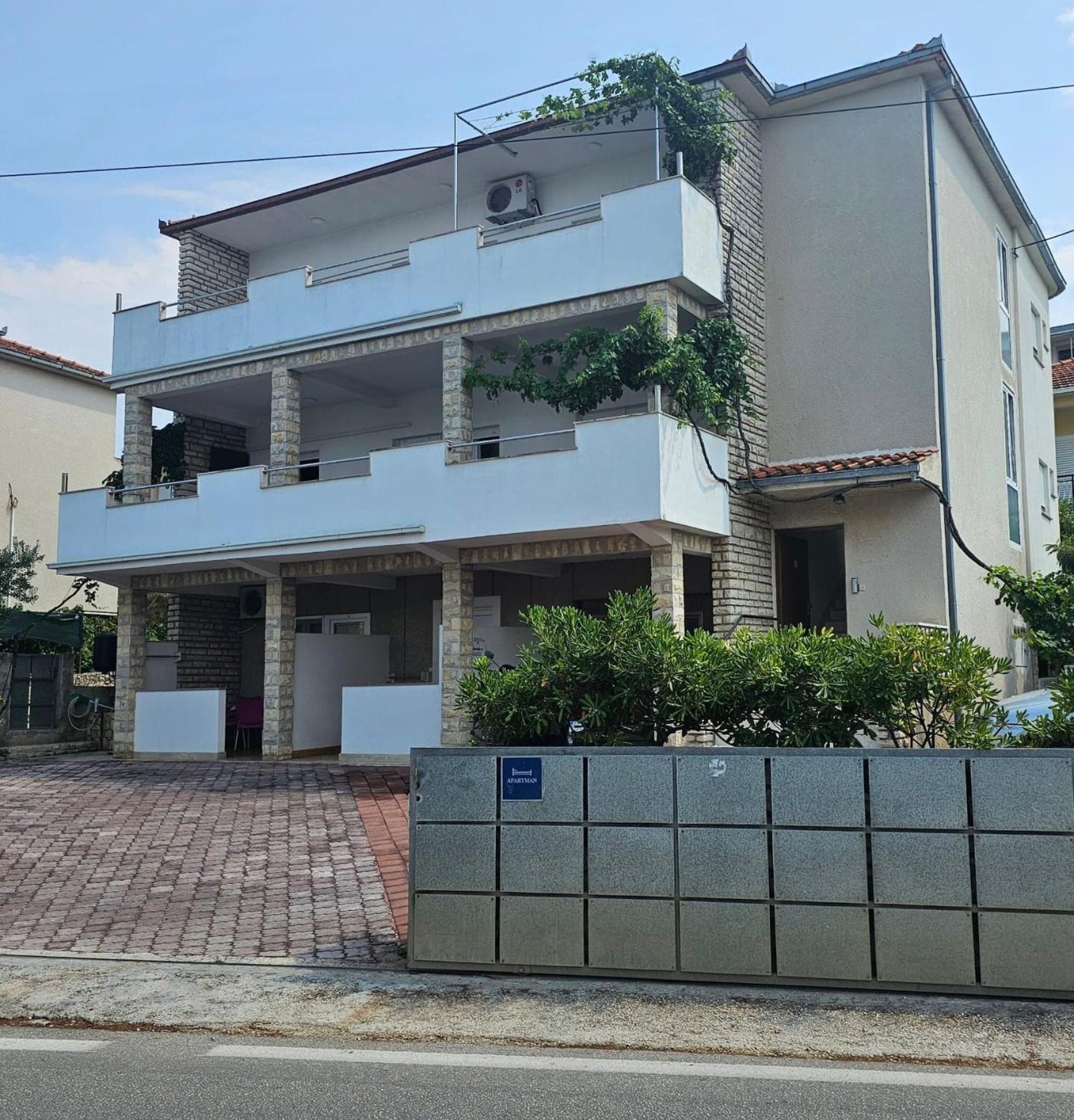 Apartment Nikica Trogir Exterior photo